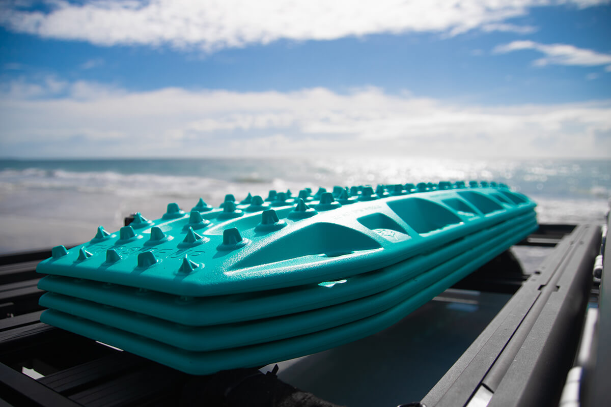 turquoise MAXTRAX MKII recovery boards groovy overland stacked mount